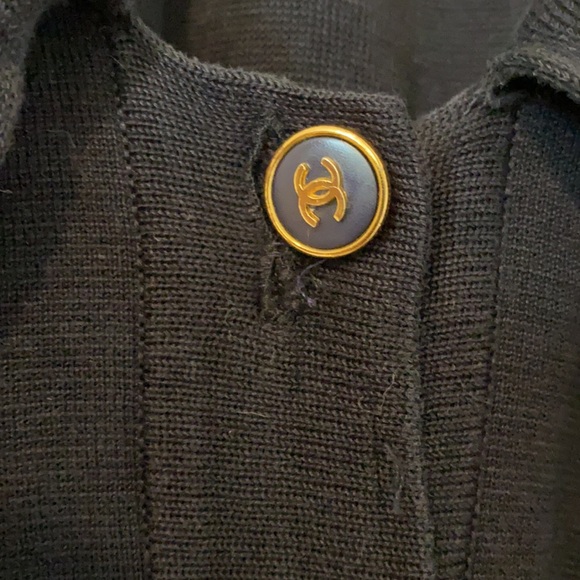 Chanel boutique vintage navy knit cutout dress with pockets - Picture 2 of 13